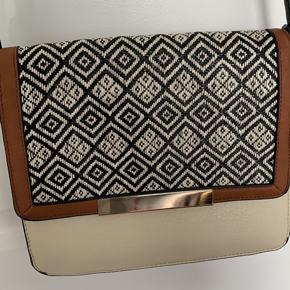 Patterned Purse - Picture 4 of 10